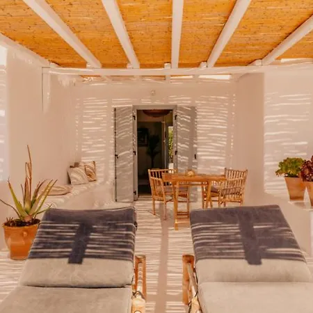 Soho Roc House Mykonos מלון פאראגה