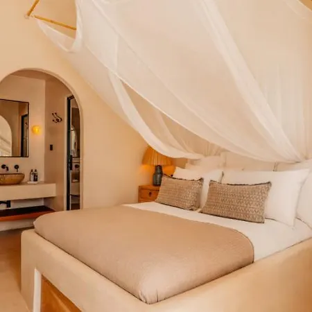 מלון Soho Roc House Mykonos 5*